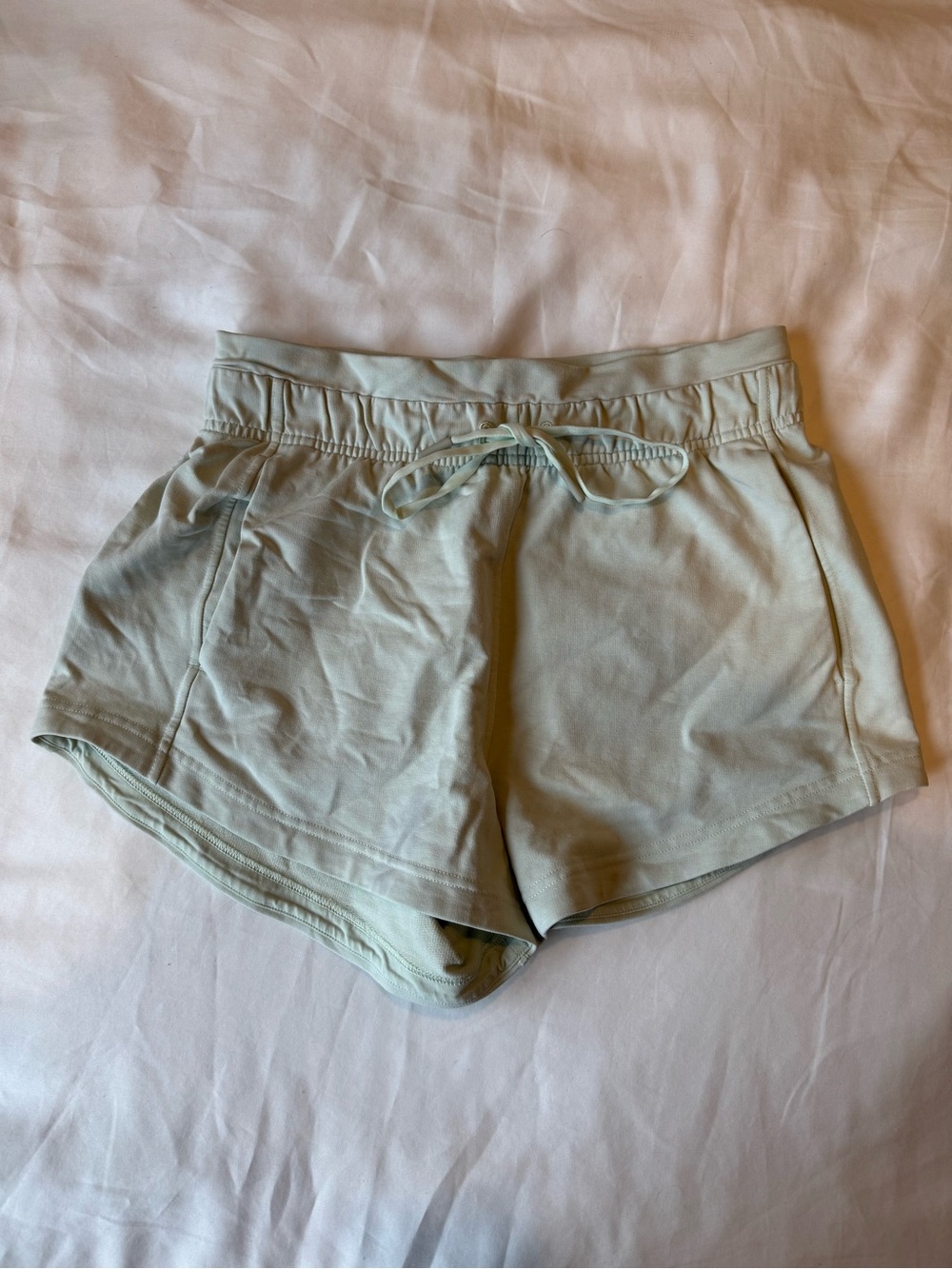 Lululemon shorts light green